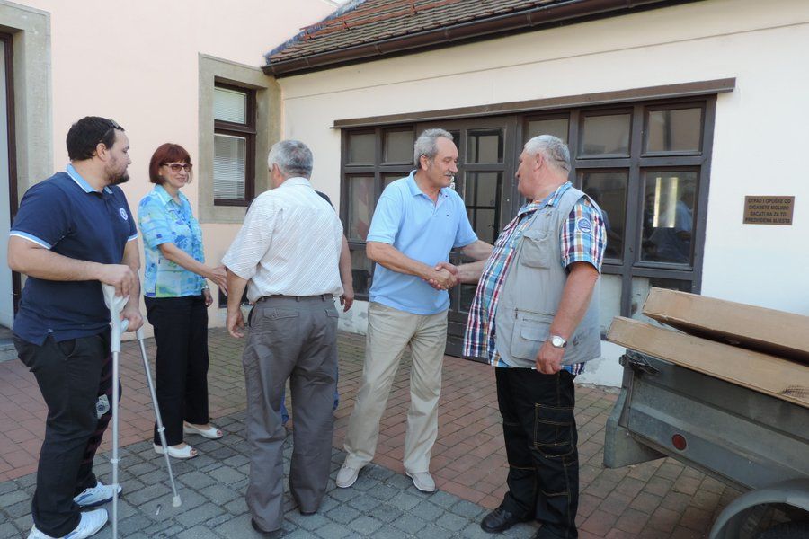 Mjesnom odboru Velike Sredice uručeni stolovi za stolni tenis Grad