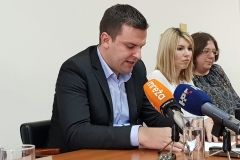 Na konferenciji za novinare predstavljen projekt Odvoji po boji, ukupne vrijednosti oko 1,400.000 kuna, 19. travnja 2018., mala vijećnica Grada Bjelovara FOTO: Grad Bjelovar https://www.bjelovar.hr