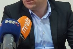 Na konferenciji za novinare predstavljen projekt Odvoji po boji, ukupne vrijednosti oko 1,400.000 kuna, 19. travnja 2018., mala vijećnica Grada Bjelovara FOTO: Grad Bjelovar https://www.bjelovar.hr